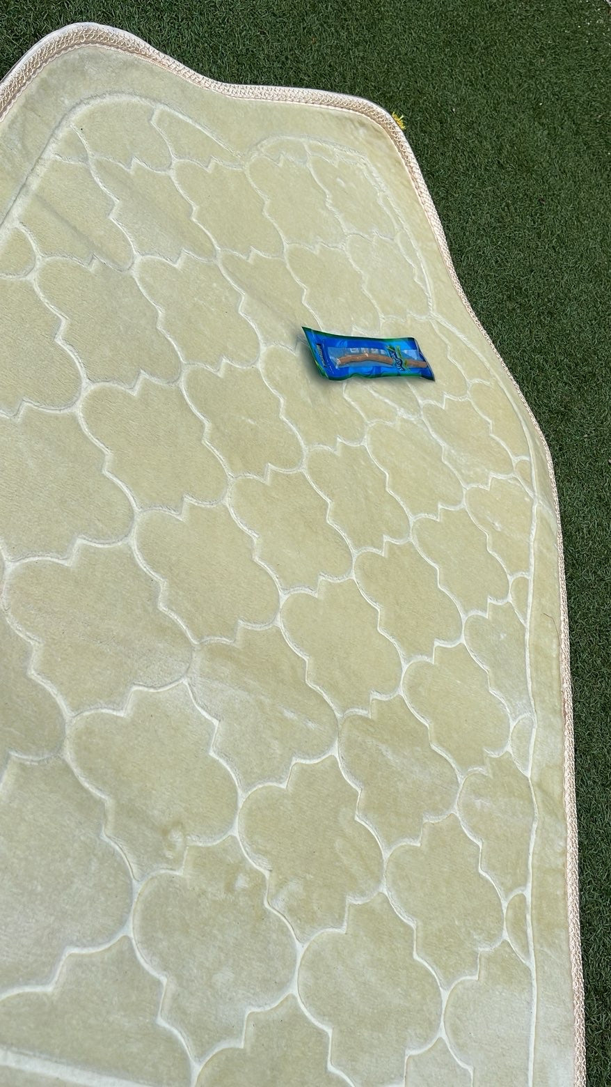 Tapis de prière haut de gamme velours jaune - Siwak offert