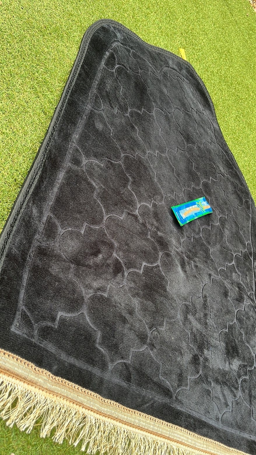 Tapis de prière haut de gamme velours noir - Siwak offert